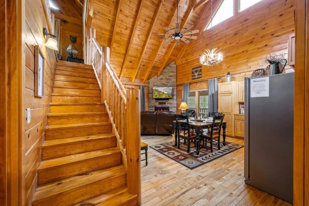 2-Bedroom Cabin With 2 Master Suites, Loft, Half-Bath And Hot Tub In A Serene Resort Setting 세비어빌 외부 사진