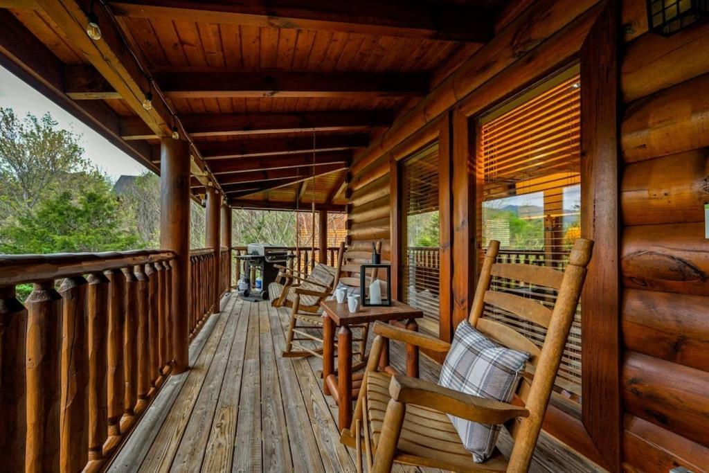 2-Bedroom Cabin With 2 Master Suites, Loft, Half-Bath And Hot Tub In A Serene Resort Setting 세비어빌 외부 사진