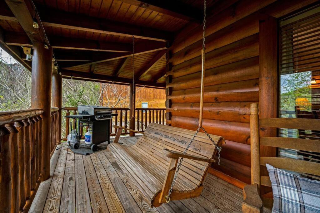 2-Bedroom Cabin With 2 Master Suites, Loft, Half-Bath And Hot Tub In A Serene Resort Setting 세비어빌 외부 사진