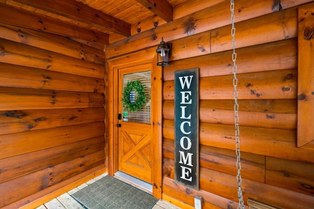 2-Bedroom Cabin With 2 Master Suites, Loft, Half-Bath And Hot Tub In A Serene Resort Setting 세비어빌 외부 사진