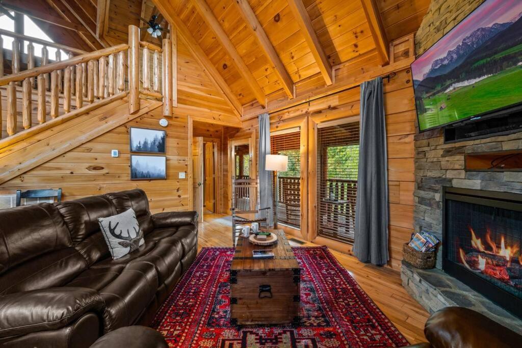 2-Bedroom Cabin With 2 Master Suites, Loft, Half-Bath And Hot Tub In A Serene Resort Setting 세비어빌 외부 사진
