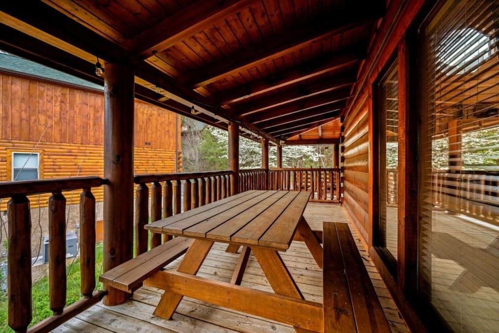 2-Bedroom Cabin With 2 Master Suites, Loft, Half-Bath And Hot Tub In A Serene Resort Setting 세비어빌 외부 사진