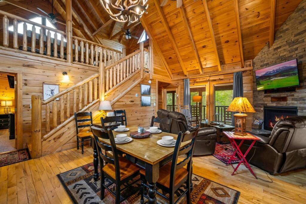 2-Bedroom Cabin With 2 Master Suites, Loft, Half-Bath And Hot Tub In A Serene Resort Setting 세비어빌 외부 사진