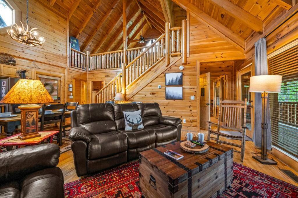 2-Bedroom Cabin With 2 Master Suites, Loft, Half-Bath And Hot Tub In A Serene Resort Setting 세비어빌 외부 사진