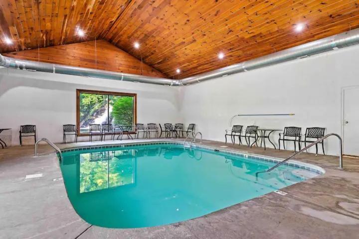2-Bedroom Cabin With 2 Master Suites, Loft, Half-Bath And Hot Tub In A Serene Resort Setting 세비어빌 외부 사진